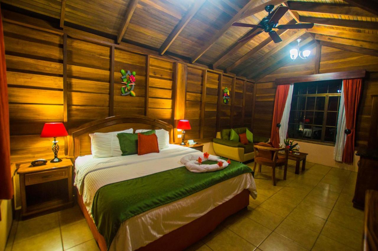 Hotel Campo Verde La Fortuna Exterior photo