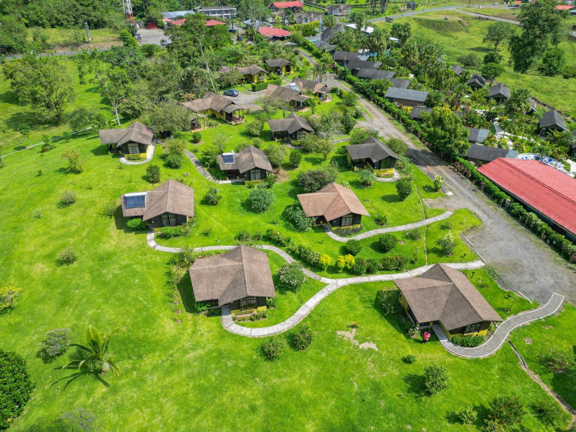Hotel Campo Verde La Fortuna Exterior photo