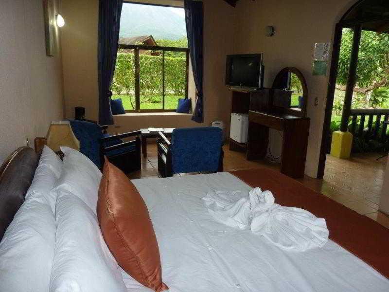 Hotel Campo Verde La Fortuna Exterior photo